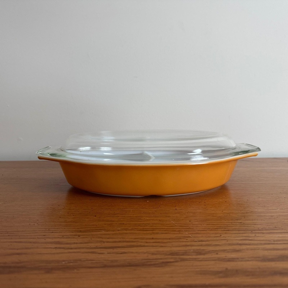 Pyrex 063 1 qt Divided Casserole Dish Orange with lid - Picture 13 of 13